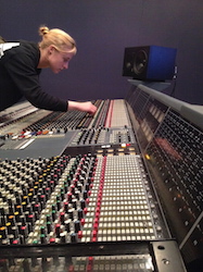 Tanja Jansen with console